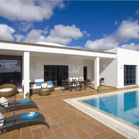 Mamma Mia Villa *